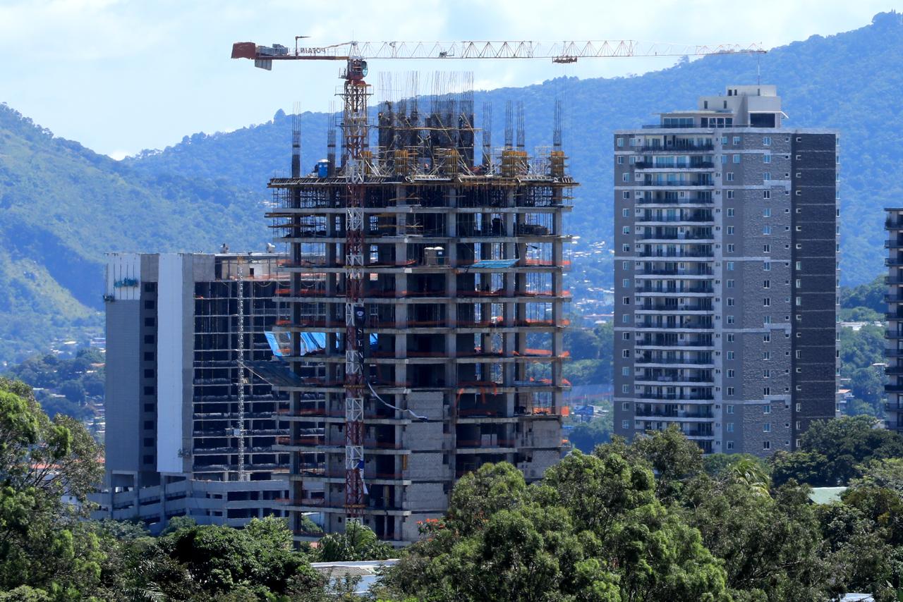 el-salvador-lidera-la-region-con-auge-en-sector-construccion-contrastando-con-la-desaceleracion-del-resto-de-centroamerica